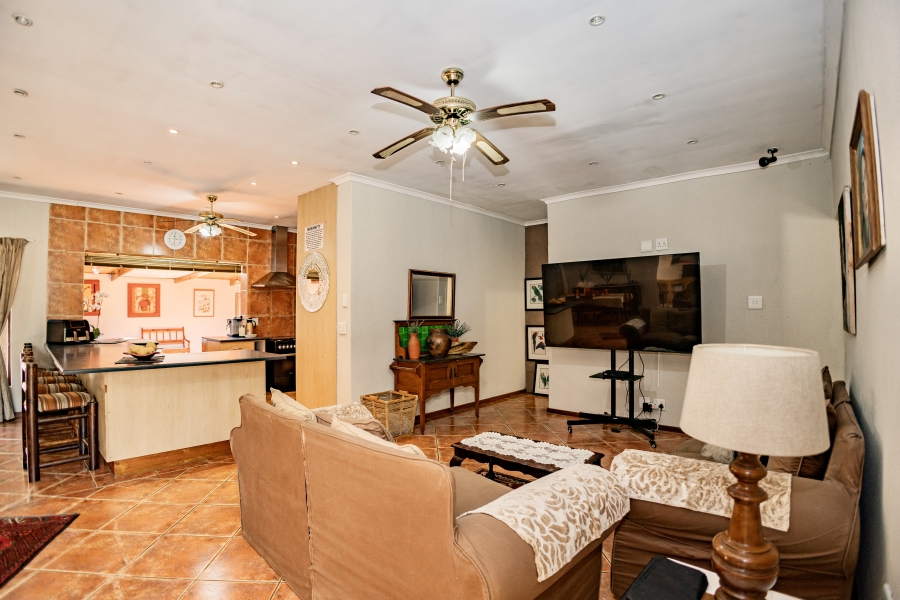 6 Bedroom Property for Sale in Schoongezicht Western Cape